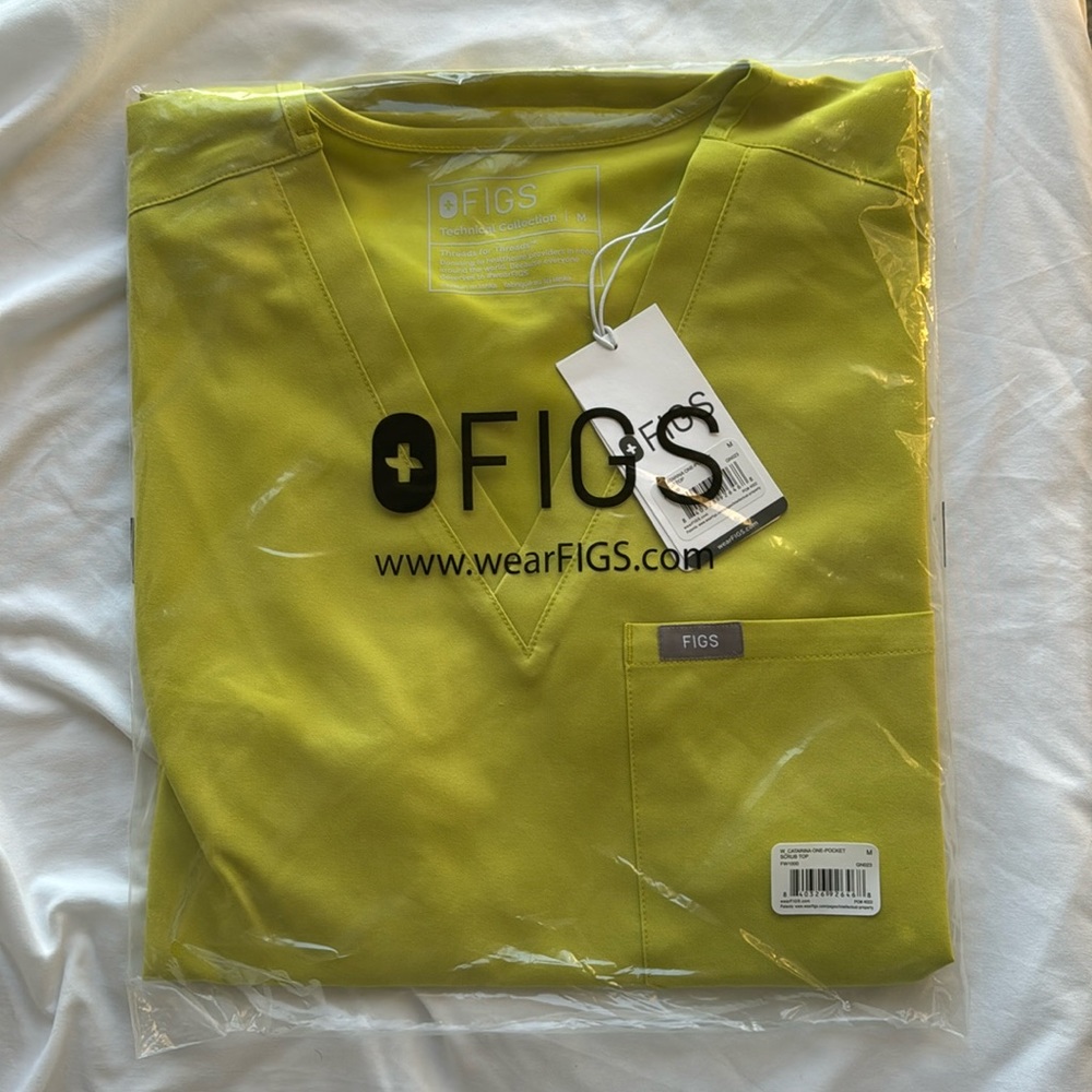 figs scrub top